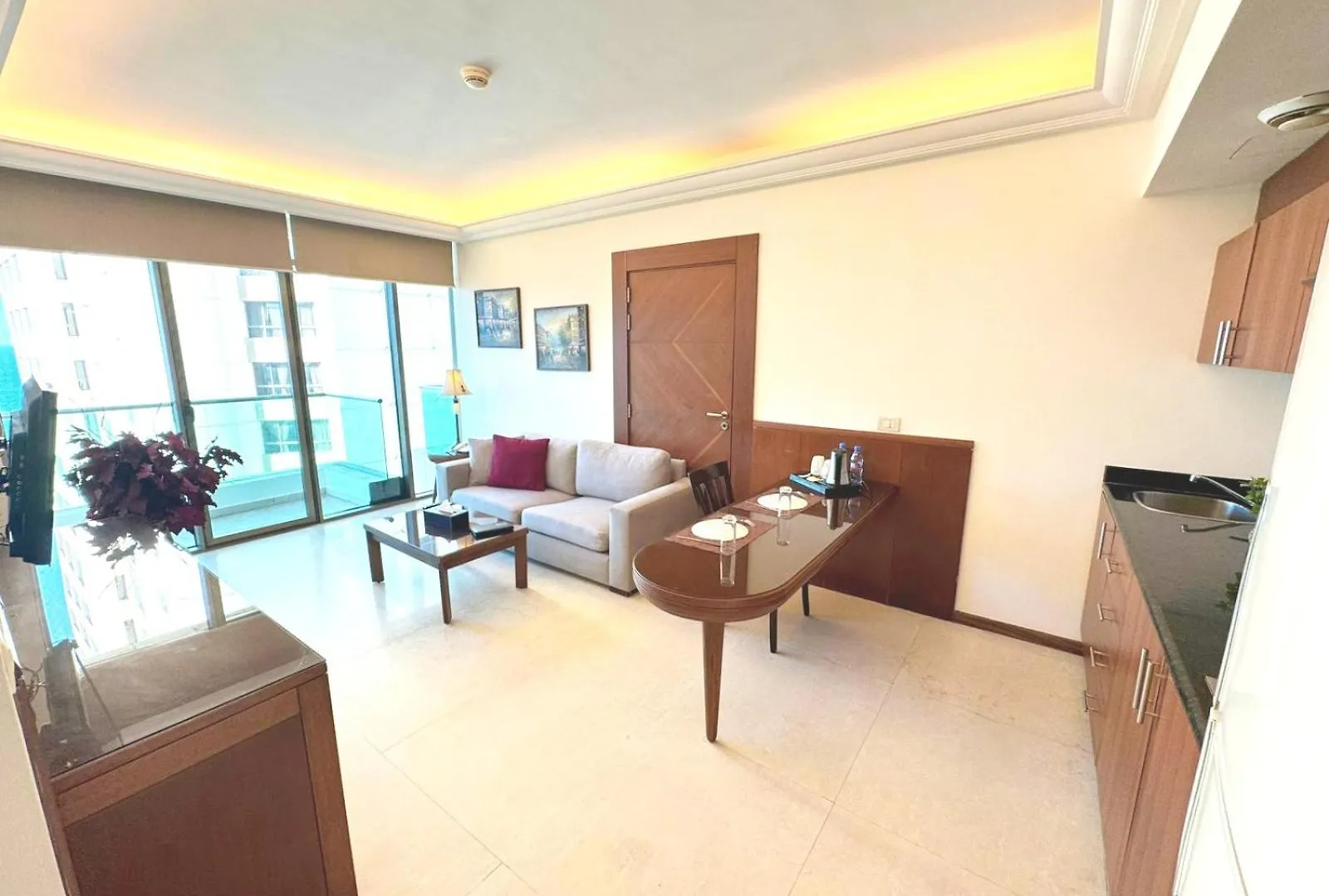 King Suites Hotel Beirut 5*,
